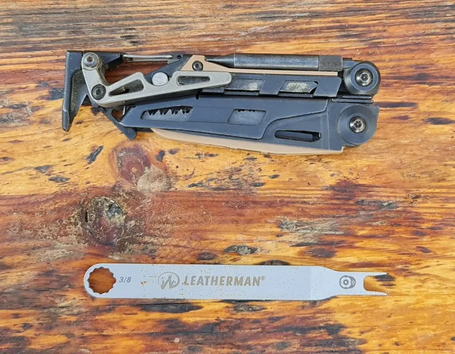 Folding Knives - 311944833_10227584160086992_5084358404613441637_n_edited