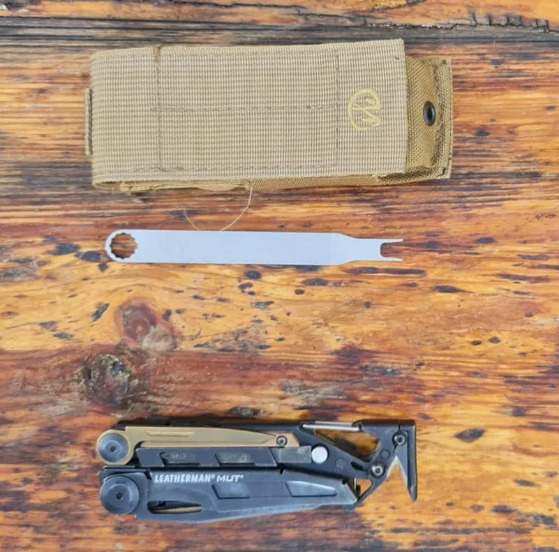 Folding Knives - 311977459_10227584161847036_5044409532293059574_n_edited