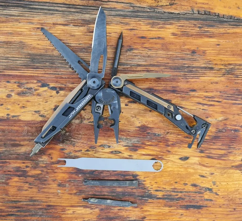 Folding Knives - 311984919_10227584160807010_5573552039280032684_n_edited