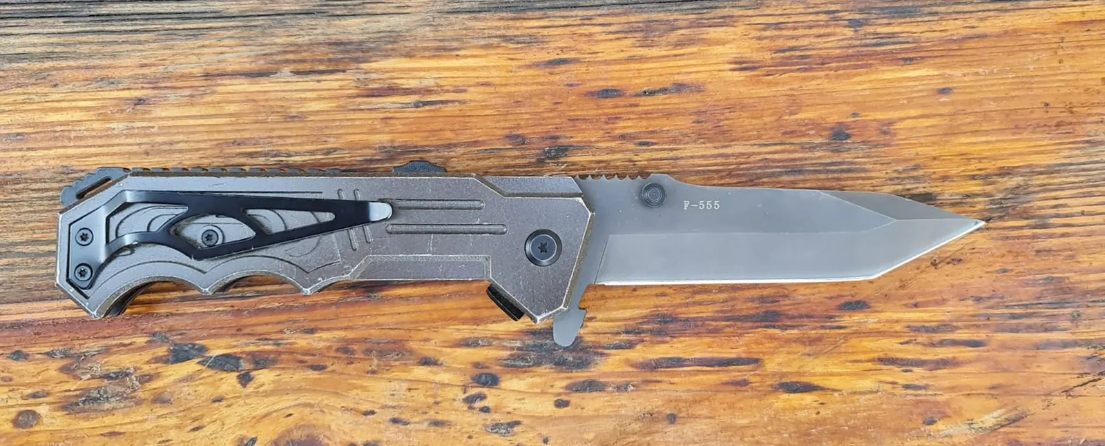 Folding Knives - 311886407_10227584193367824_4201046446930259905_n_edited