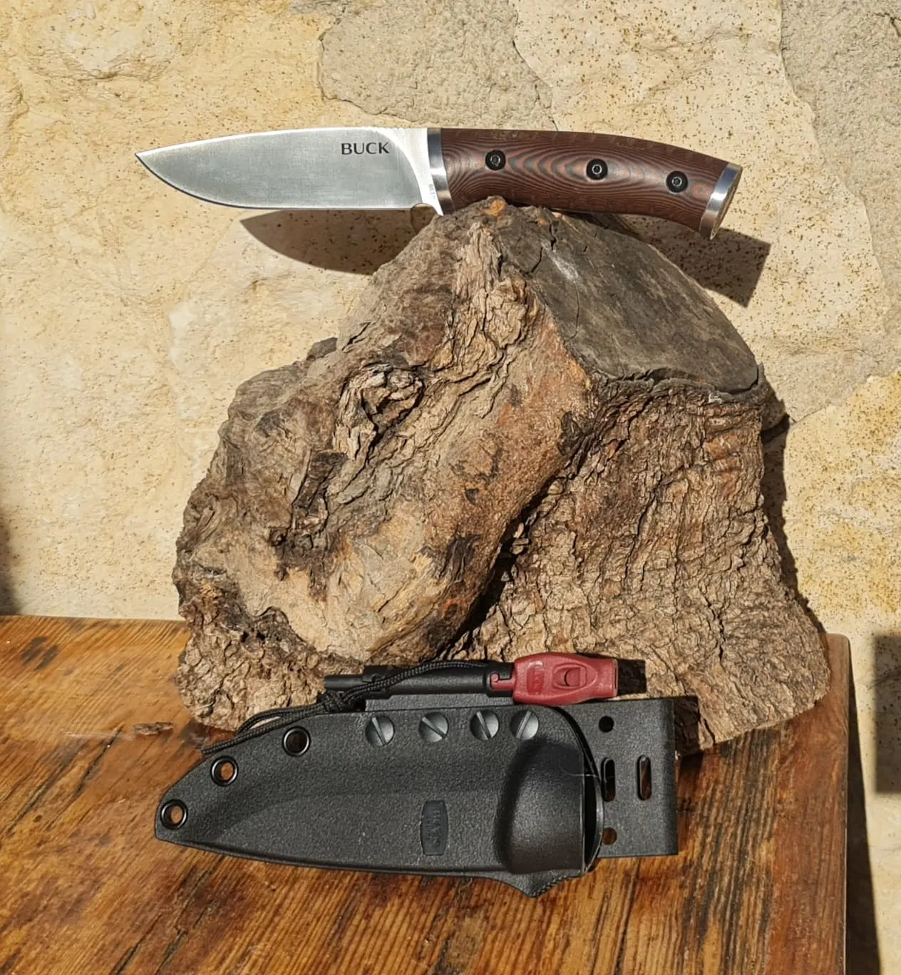 Hunting Knives - 309043308_10227440899105557_8639852557553593804_n