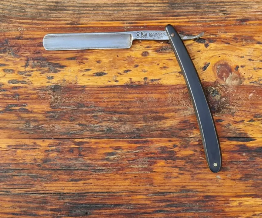 Razors - 311926276_10227583600713008_8555433523348505636_n_edited
